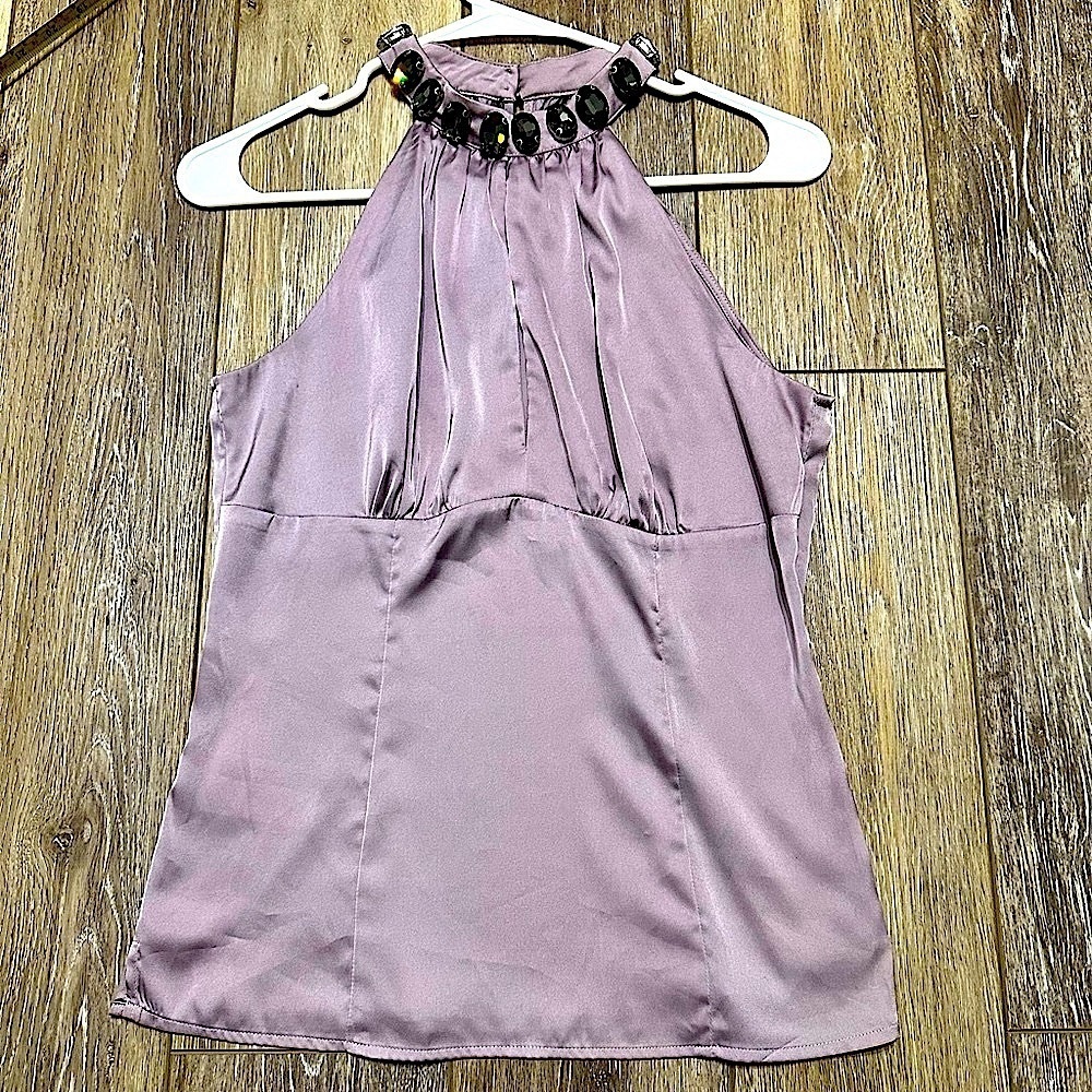 🛍️ Bebe sleeveless top with stone decoration very sexy.
